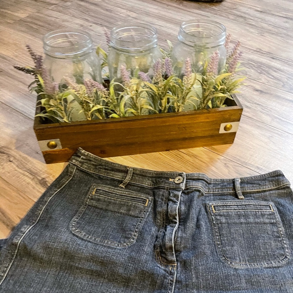 Jean Capris - Picture 2 of 3